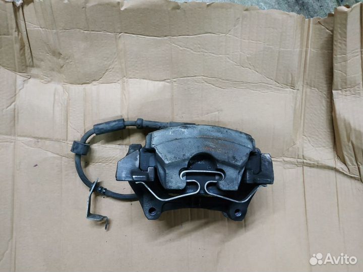 Вольво XC90 суппорт тормозной 36010013 36010012