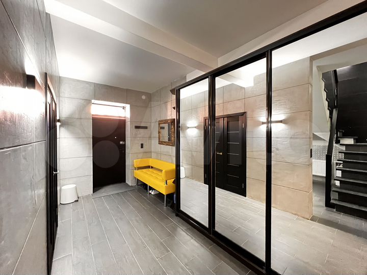 Таунхаус 146,9 м² на участке 1 сот.