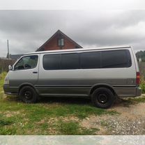 Toyota Hiace 2.4 MT, 2003, 290 000 км, с пробегом, цена 1 245 000 руб.