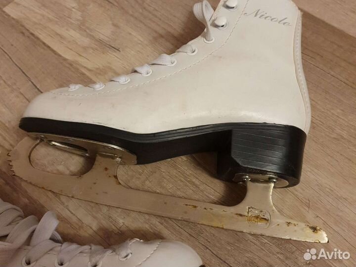 Коньки фигурные 38 и 33 размер