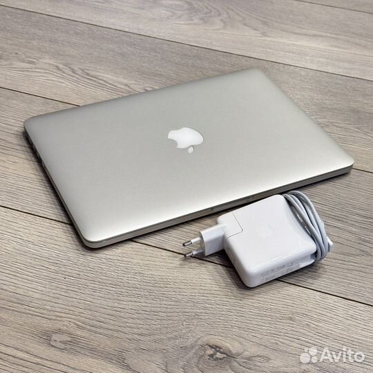 Apple MacBook Pro 13 дюймов 2014 / i5 / 8 / 256