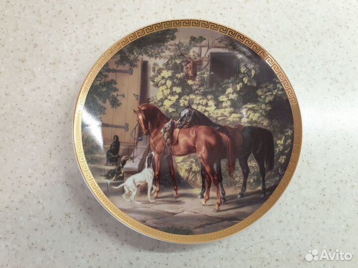 Тарелки декоративные, яйцо, кувшин, пиала