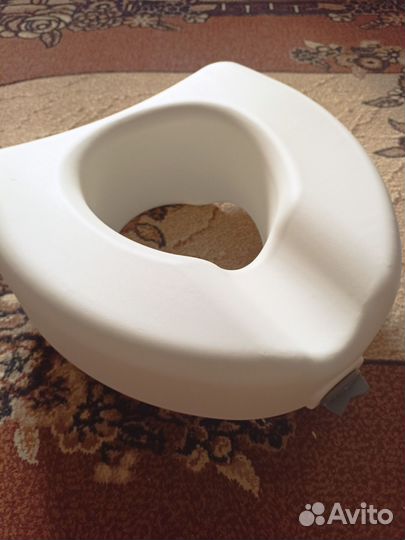 Накладка на унитаз для инвалидов