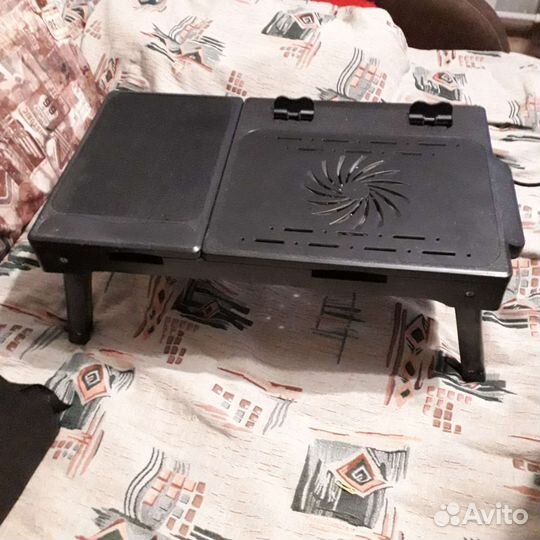 Столик для ноутбука в кровать