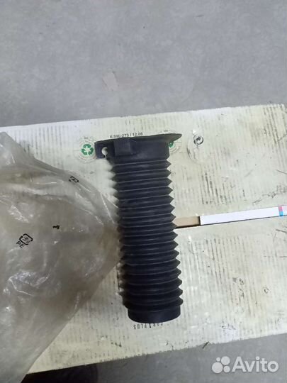 Пыльник переднего амортизатора honda cr-v RE3, RE4