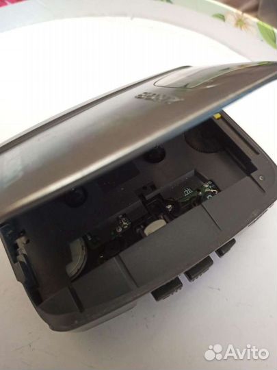 Плеер Sony walkman кассетный