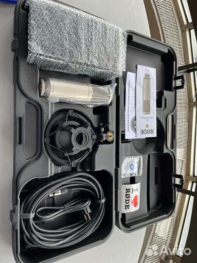 Студийный ламповый микрофон Rode k2