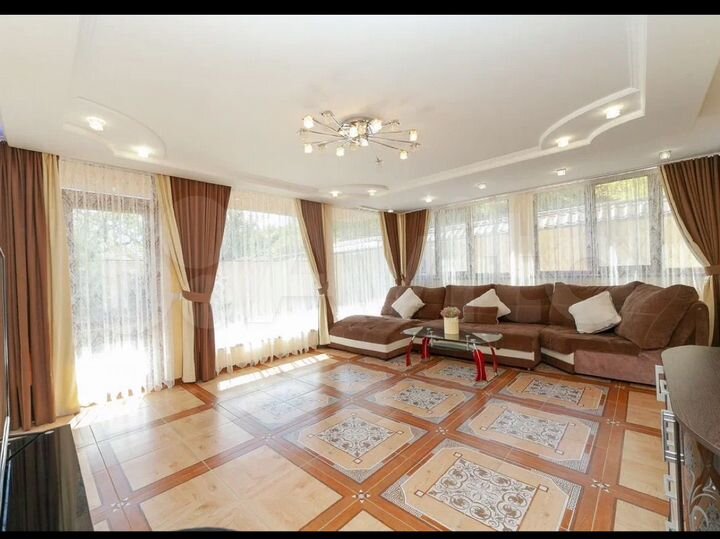 2-к. квартира, 80 м², 1/1 эт.