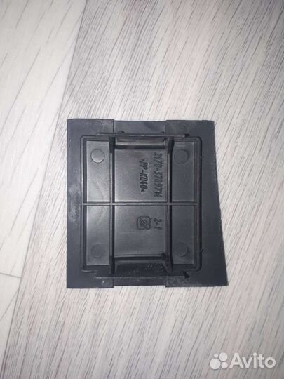 Заглушка подогервов сидений приора