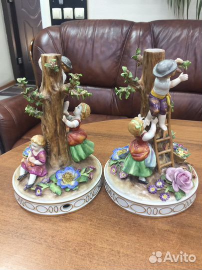 Парные статуэтки из фарфора под светильник