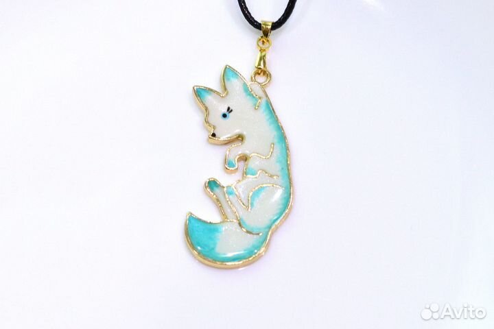 Кулон / подвеска Полярный Лис из смолы