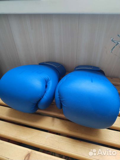 Боксерские перчатки Clinch 14 унций