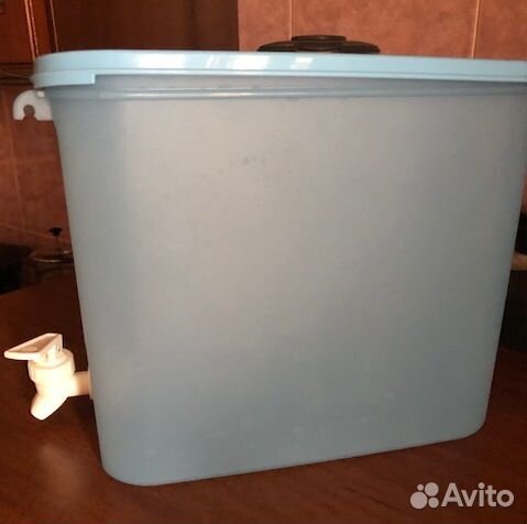 Контейнер от Tupperware