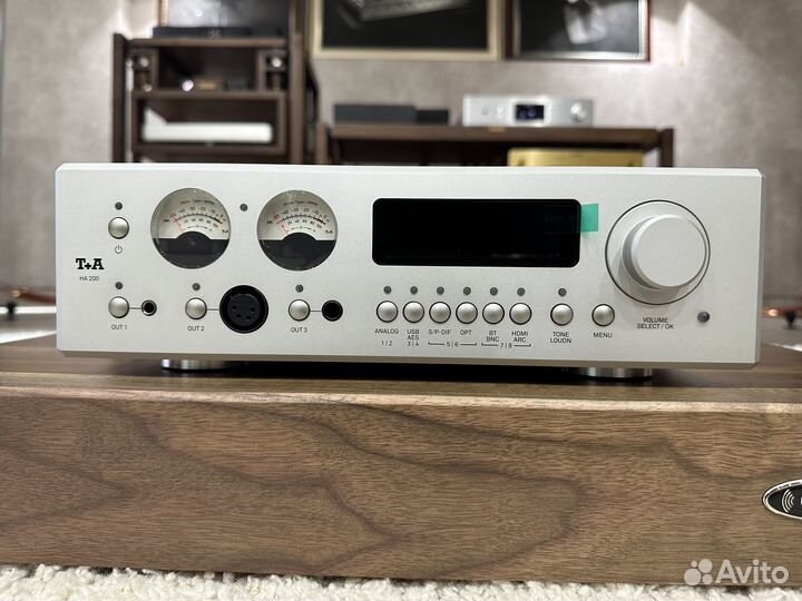 Усилитель цап для наушников T+A HA 200