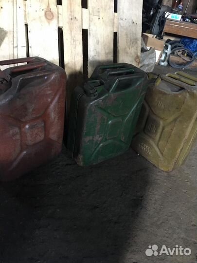 Канистры железные 20л