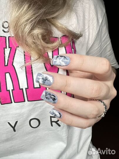 Маникюр педикюр