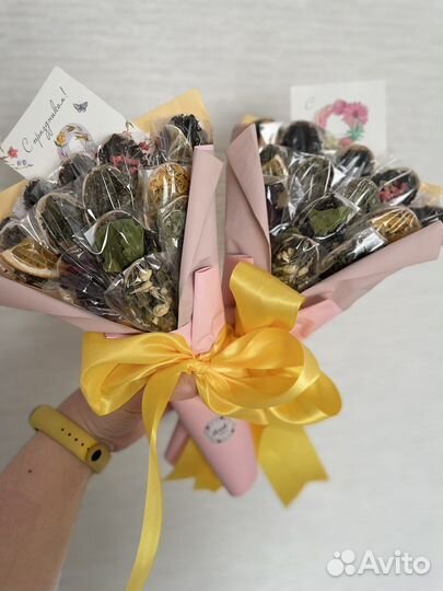 Букет в подарок воспитателю, учителю, коллеге