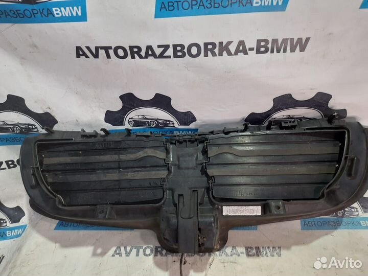 Воздухозаборник наружный (Жалюзи) BMW 1-серия E87