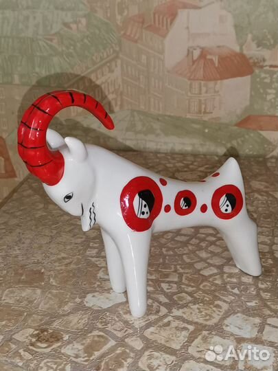 Статуэтка фарфоровая Козел Старая гжель