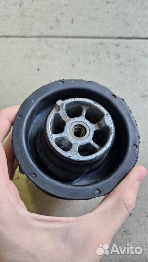 Опора двигателя W208 W202 W203 W210