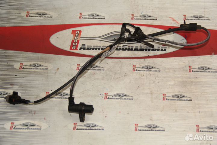 Датчик ABS перед право c Toyota Wish ZNE10G 1ZZ-FE