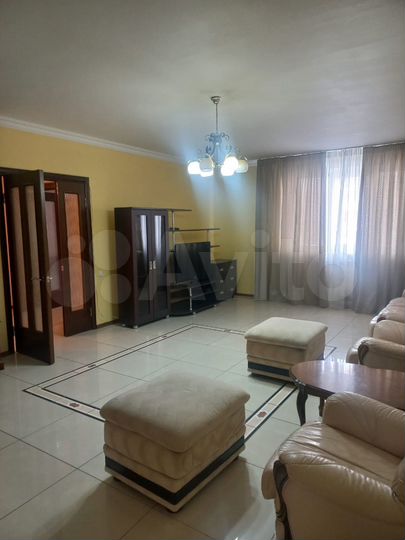 3-к. квартира, 100 м², 3/7 эт.