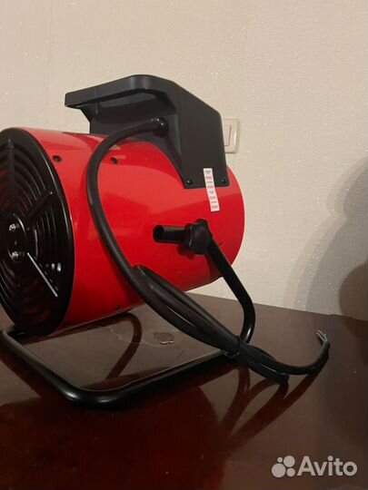 Продам тепловую пушку электрическую