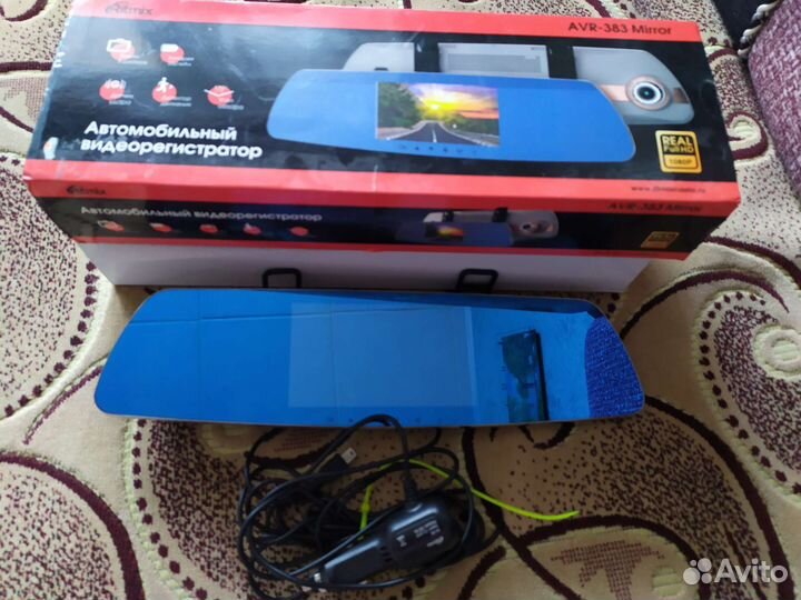 Автомобильный видеорегистратор зеркало