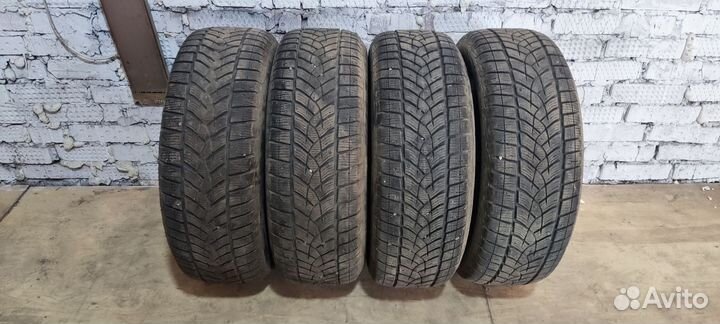 Goodyear UltraGrip Ice 225/60 R17 103T