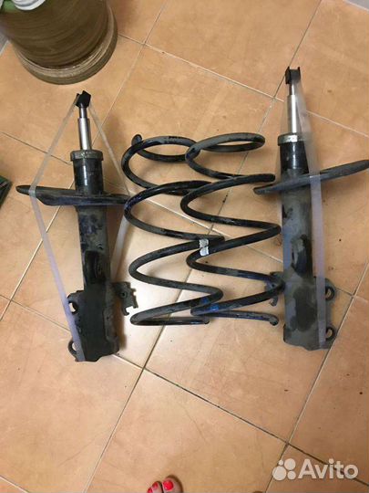 Амортизаторы в комплекте с пружинами Toyota RAV4 3