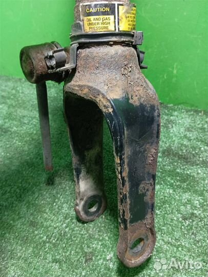 Стойка амортизатора передняя правая Mercedes Benz