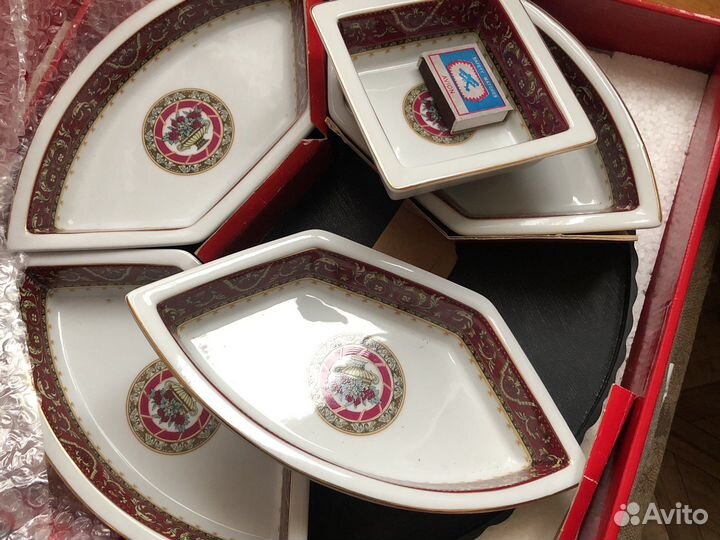 Блюдо фарфор