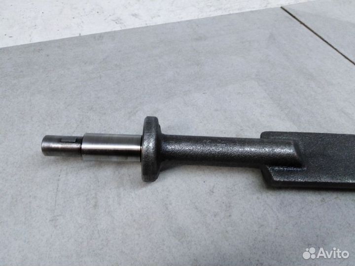 Вал балансирный ME203368