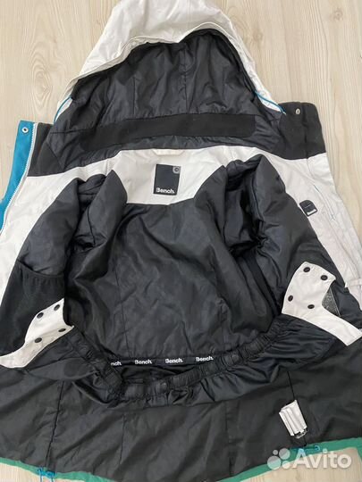 Горнолыжная куртка женская 42