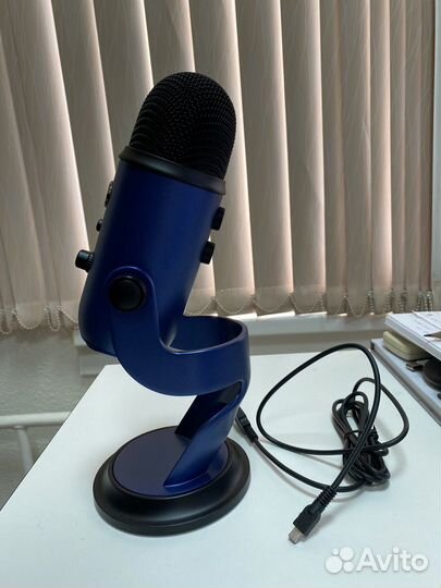 Микрофон универсальный Blue Yeti