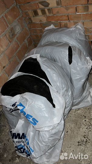 Bridgestone Blizzak Revo GZ 215/65 R16