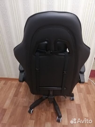 Компьютерное кресло игровое