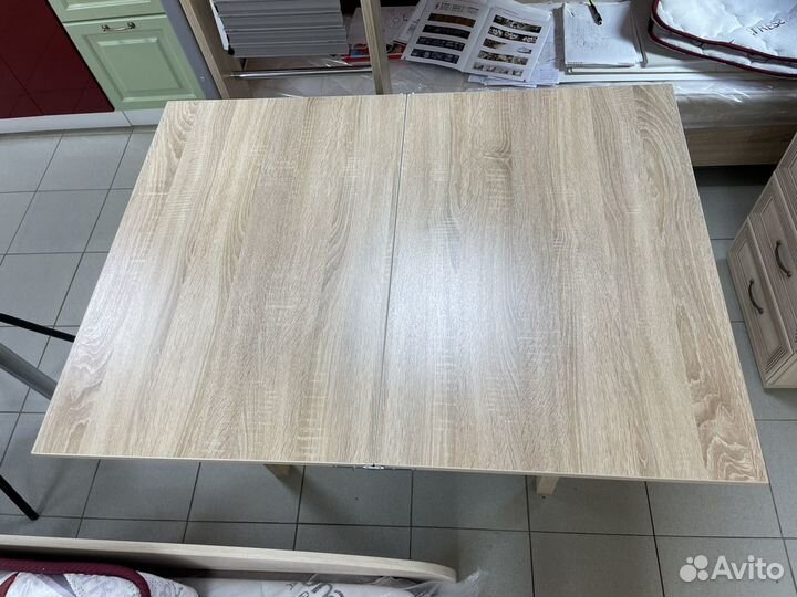 Стол обеденный