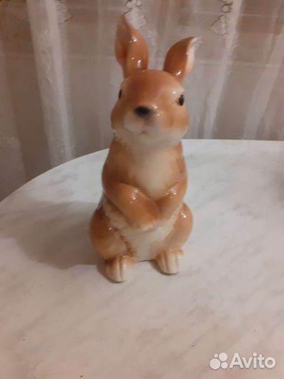 Статуэтка фарфор