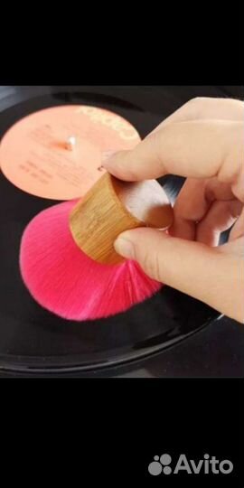 Щëточка и прижимной клэмп для винила