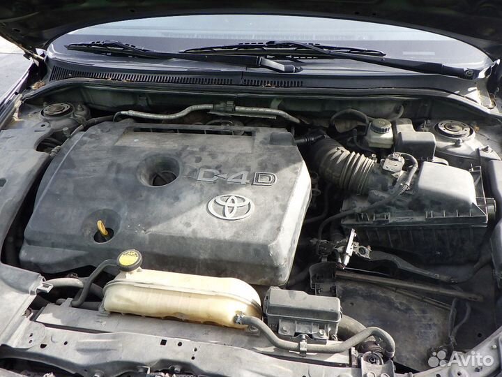 Фара Toyota Avensis T25 (2003-2008)