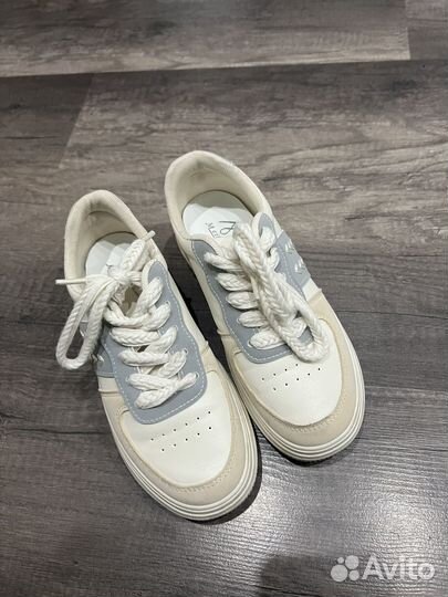 Женские крассовки