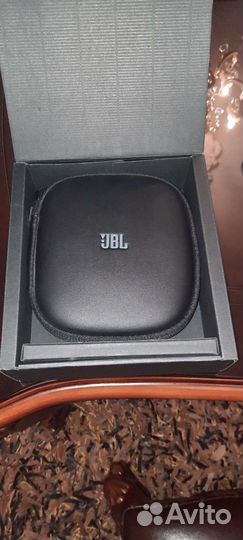 Беспроводные наушники JBL Everest 710 GA