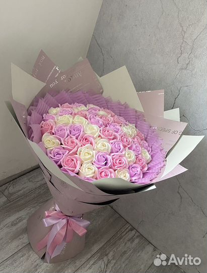 Мыльные букеты из 51 розы