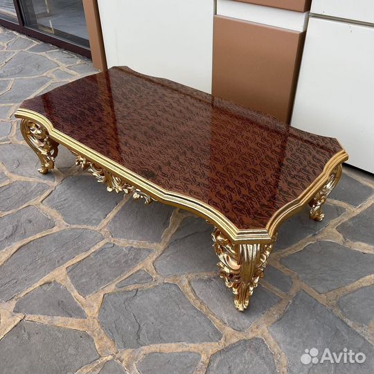 Журнальный столик