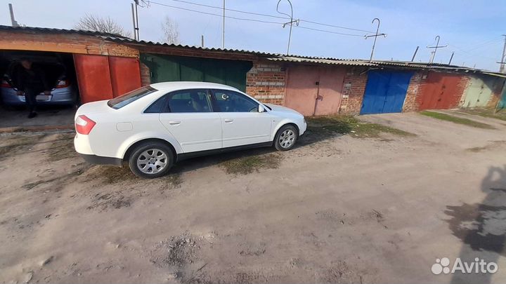 Audi A4 2.0 МТ, 2001, 325 709 км