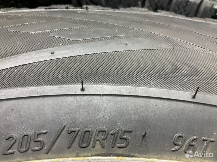 Viatti Brina Nordico V-522 205/70 R15