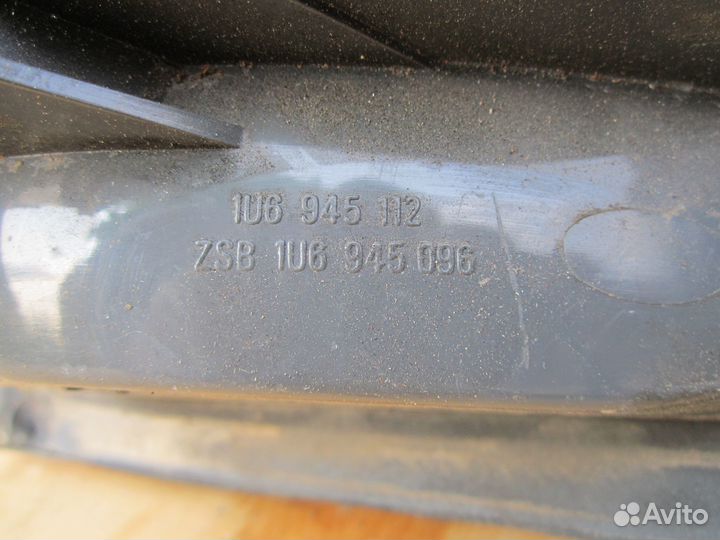 Фонарь задний левый Skoda Octavia tour