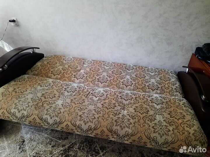 Диван
