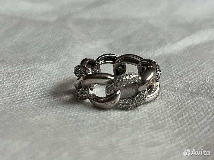 Серебристое кольцо из звеньев бренда 